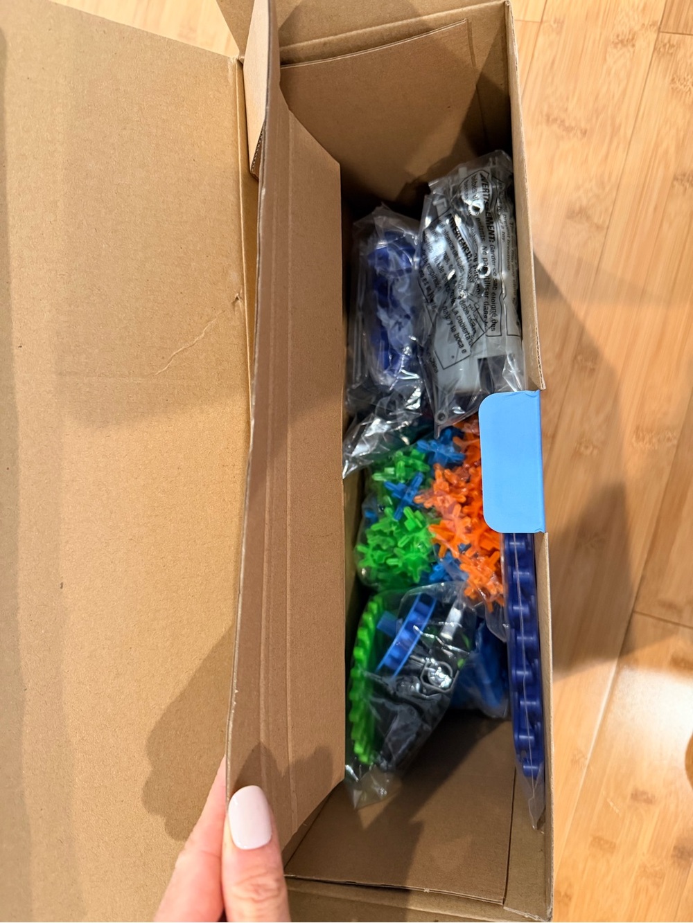 NEW! Discovery Mindblown Marble Run – 321-Piece STEM Construction Set - Picture 4 of 4